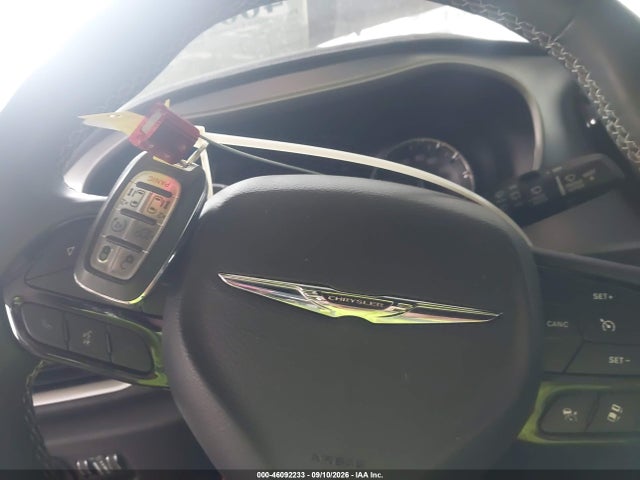2022 CHRYSLER PACIFICA TOURING L 11