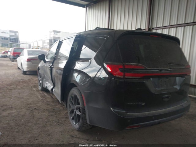 2022 CHRYSLER PACIFICA TOURING L 3