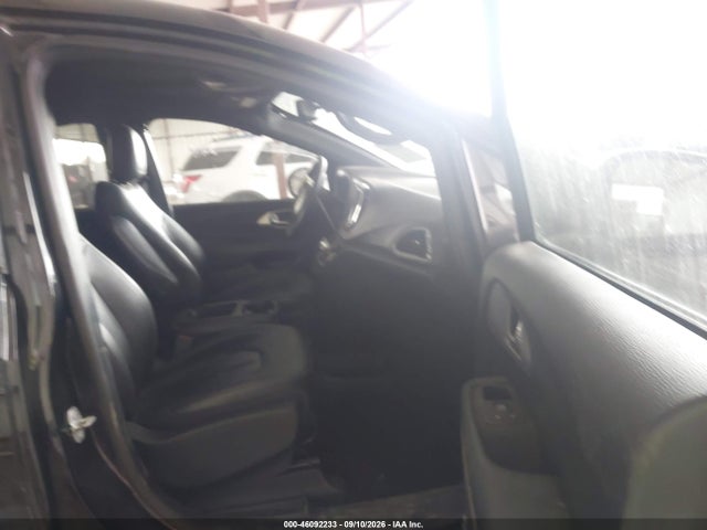 2022 CHRYSLER PACIFICA TOURING L 5