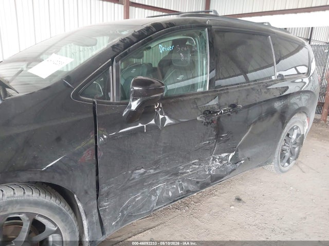 2022 CHRYSLER PACIFICA TOURING L 6