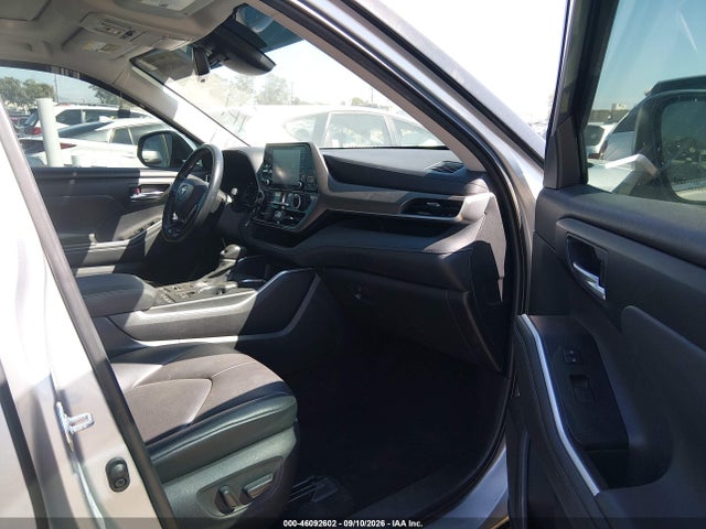 2021 TOYOTA HIGHLANDER XLE 5