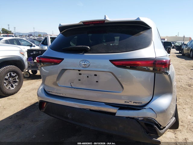 2021 TOYOTA HIGHLANDER XLE 6