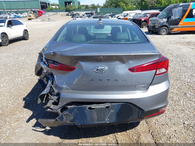 2019 HYUNDAI ELANTRA LIMITED 17