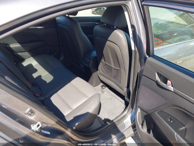 2019 HYUNDAI ELANTRA LIMITED 8