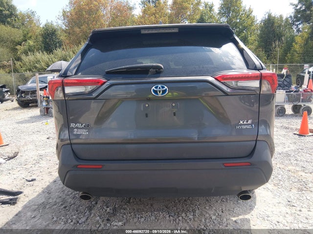 2021 TOYOTA RAV4 HYBRID XLE 17