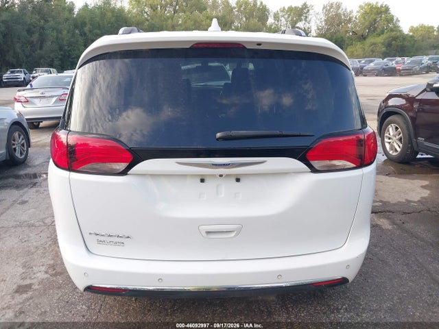 2020 CHRYSLER PACIFICA TOURING L 16