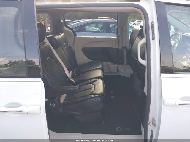 2020 CHRYSLER PACIFICA TOURING L 8