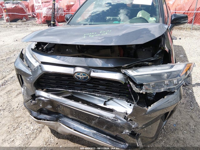 2022 TOYOTA RAV4 HYBRID XSE 6