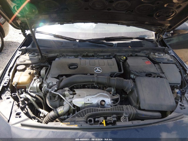2019 MERCEDES-BENZ A 220 10