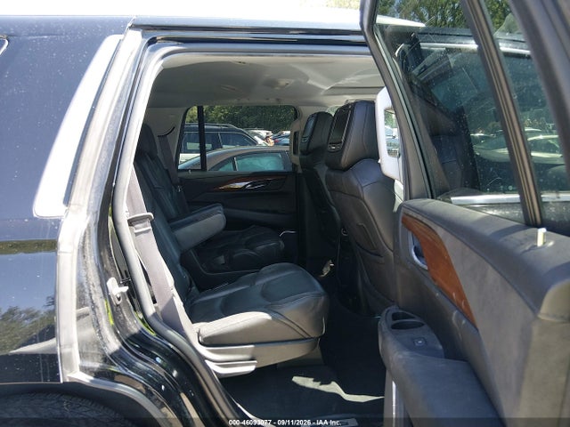 2017 CADILLAC ESCALADE LUXURY 8