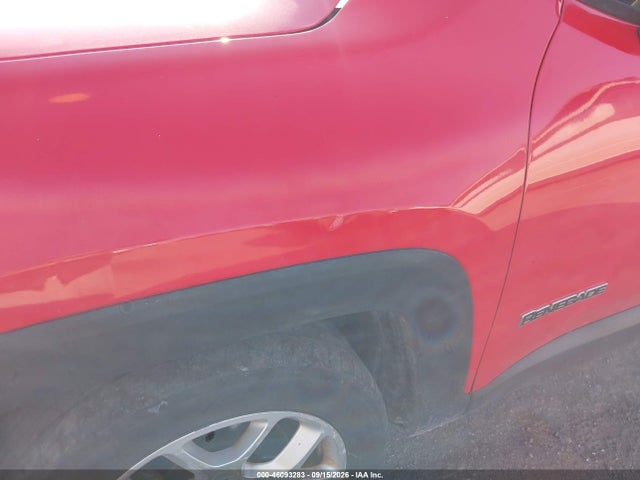 2017 JEEP RENEGADE LATITUDE FWD 6