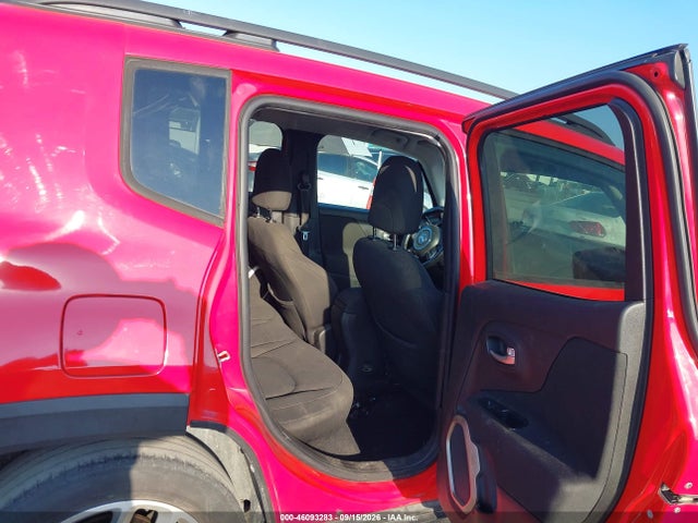 2017 JEEP RENEGADE LATITUDE FWD 8