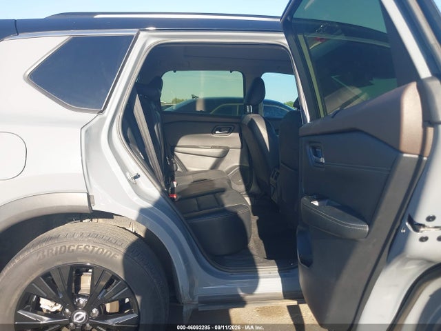2023 NISSAN ROGUE SV FWD 8