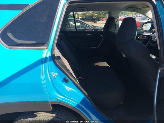 2021 TOYOTA RAV4 LE 8