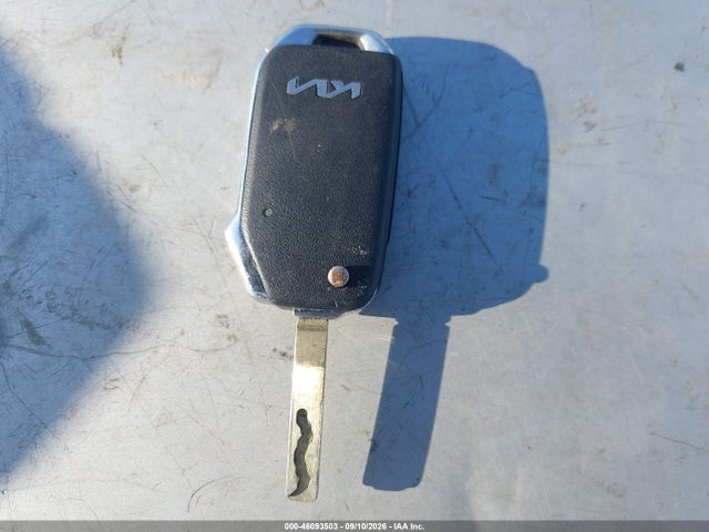 2022 KIA NIRO LX 11