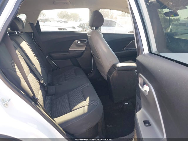 2022 KIA NIRO LX 8