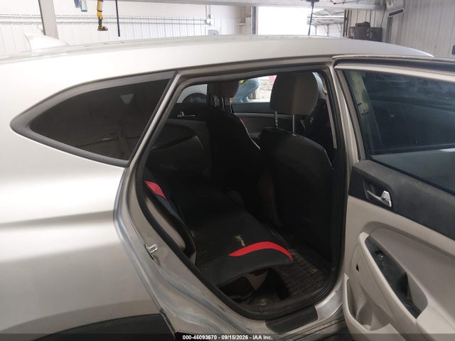 2020 HYUNDAI TUCSON SE 8