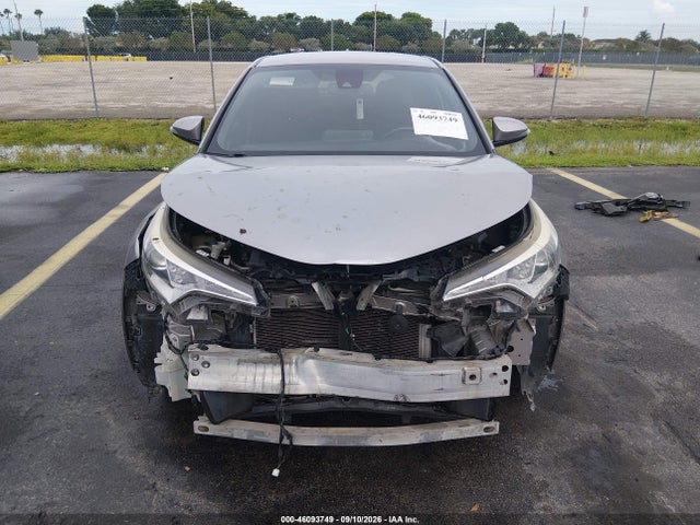2018 TOYOTA C-HR XLE 13