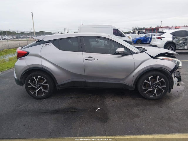 2018 TOYOTA C-HR XLE 14