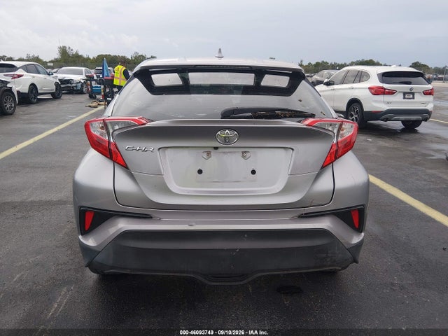 2018 TOYOTA C-HR XLE 17
