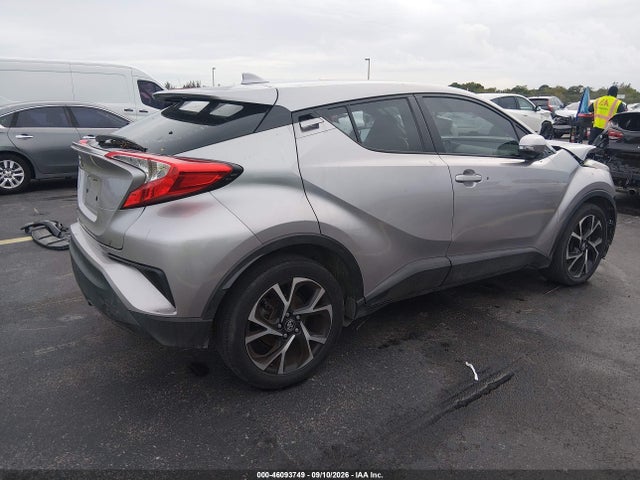 2018 TOYOTA C-HR XLE 4