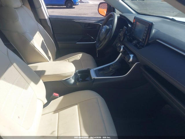 2020 TOYOTA RAV4 LE 5