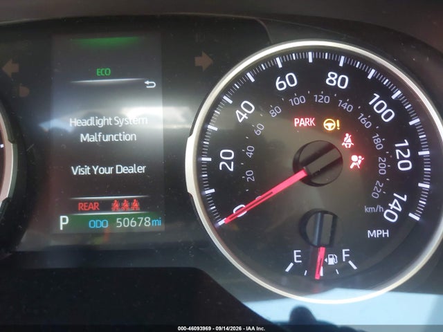 2020 TOYOTA RAV4 LE 7