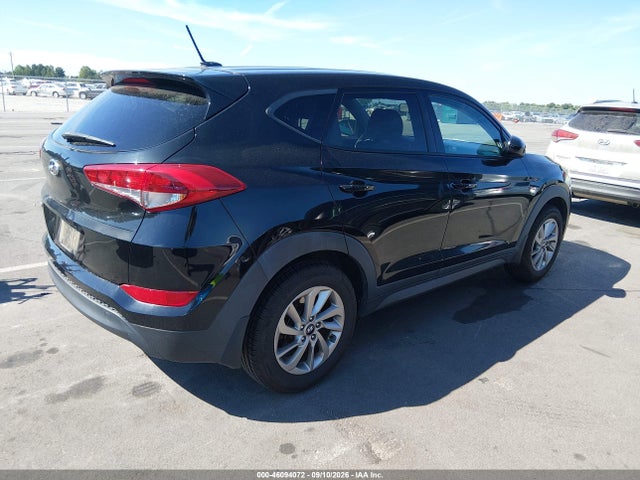 2017 HYUNDAI TUCSON SE 4