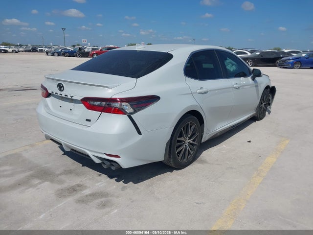 2022 TOYOTA CAMRY SE 4