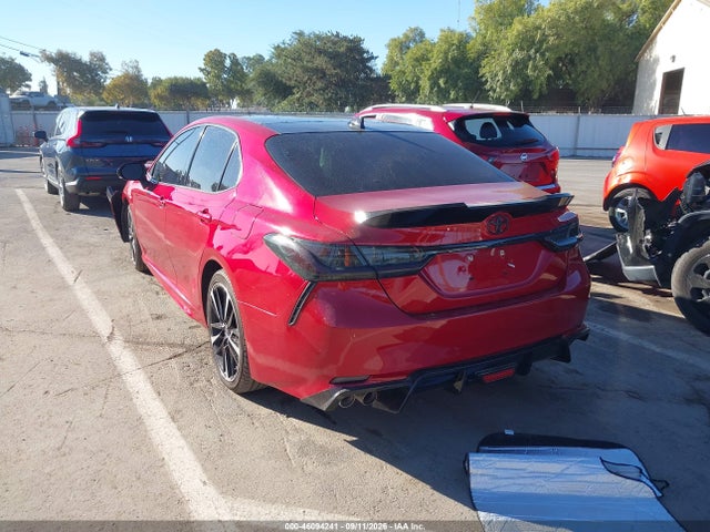 2019 TOYOTA CAMRY XSE 3