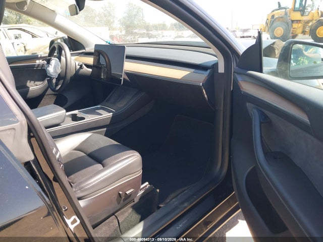 2022 TESLA MODEL Y PERFORMANCE DUAL MOTOR ALL-WHEEL DRIVE 5