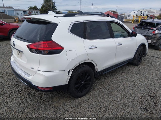 2017 NISSAN ROGUE SV 4