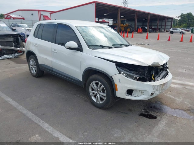 2014 VOLKSWAGEN TIGUAN S