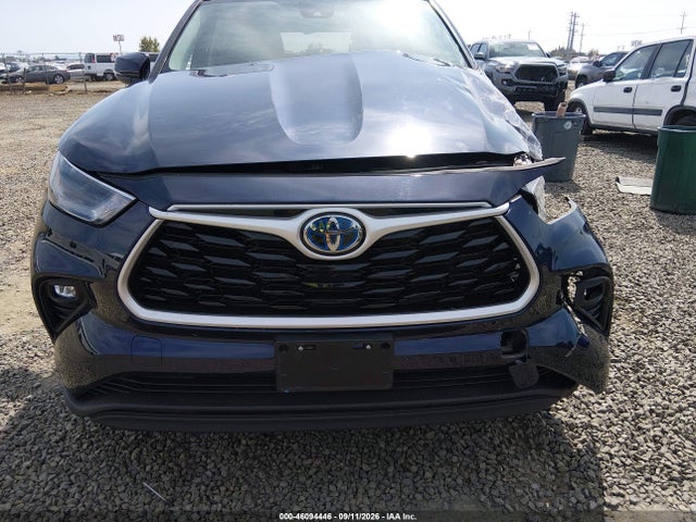 2022 TOYOTA HIGHLANDER HYBRID XLE 18