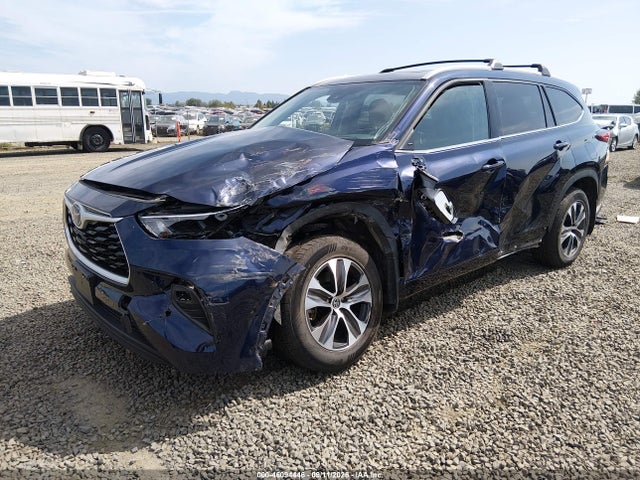 2022 TOYOTA HIGHLANDER HYBRID XLE 2