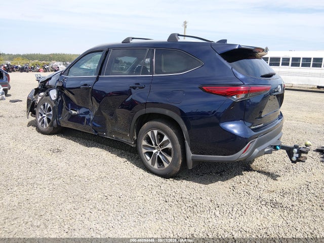 2022 TOYOTA HIGHLANDER HYBRID XLE 3