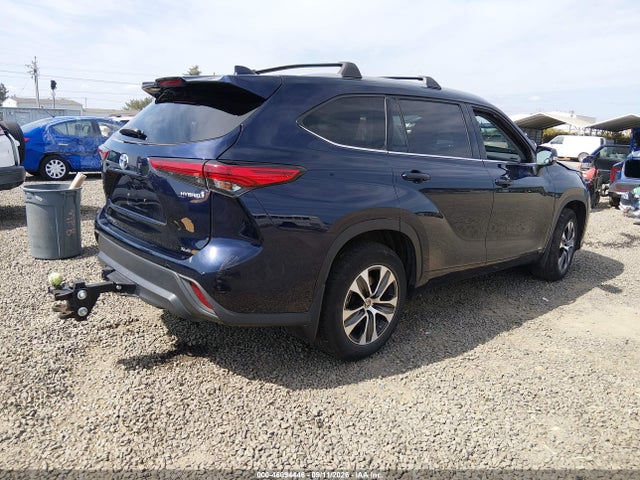 2022 TOYOTA HIGHLANDER HYBRID XLE 4