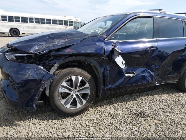 2022 TOYOTA HIGHLANDER HYBRID XLE 6