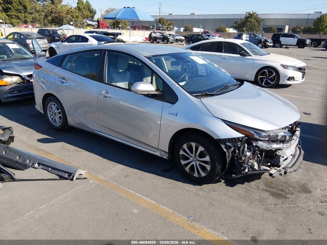 2022 TOYOTA PRIUS PRIME LE