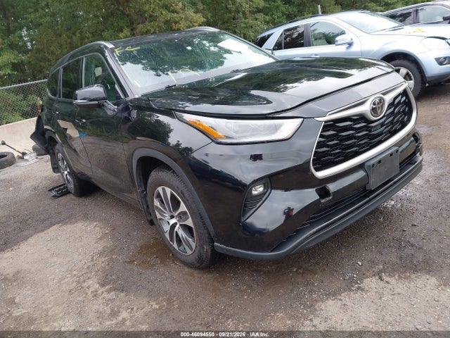 2021 TOYOTA HIGHLANDER XLE