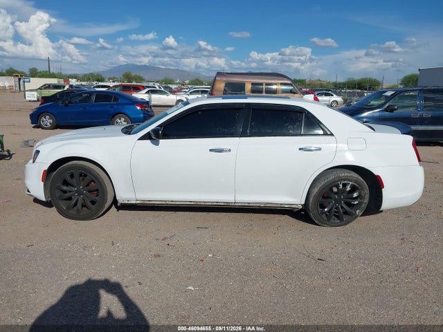 2018 CHRYSLER 300 LIMITED 14