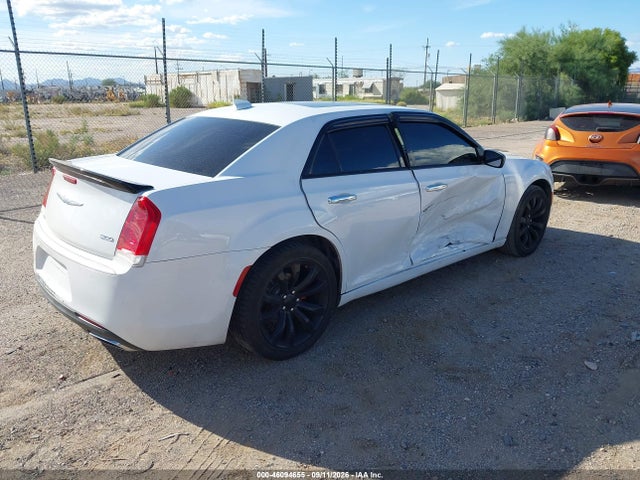 2018 CHRYSLER 300 LIMITED 4