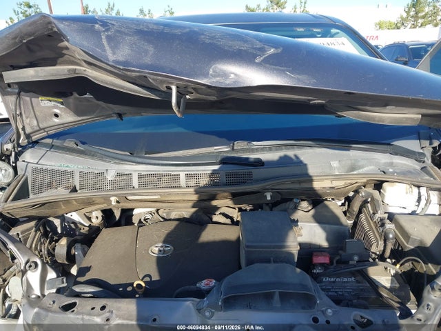 2020 TOYOTA SIENNA XLE 10