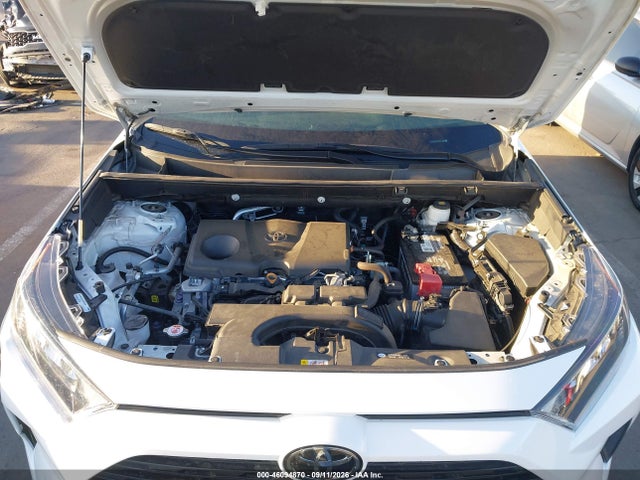 2020 TOYOTA RAV4 LE 10