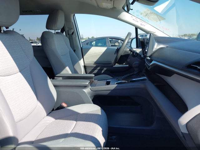 2022 TOYOTA SIENNA LE 5