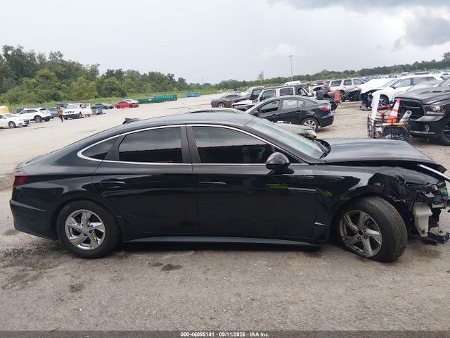 2022 HYUNDAI SONATA SE 13