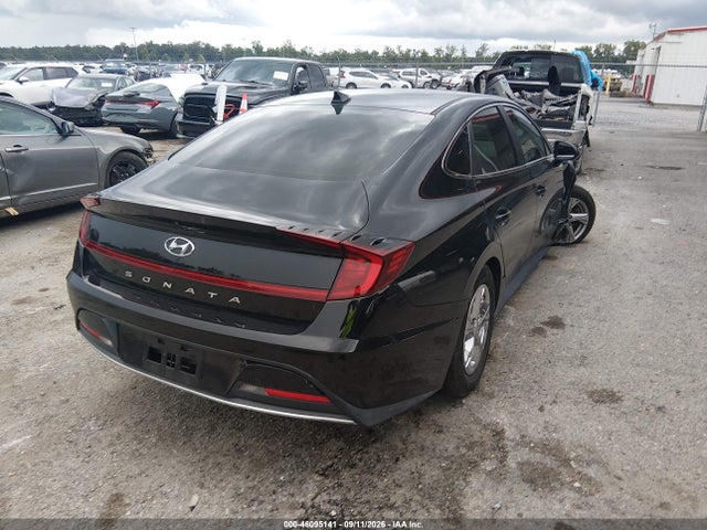 2022 HYUNDAI SONATA SE 4