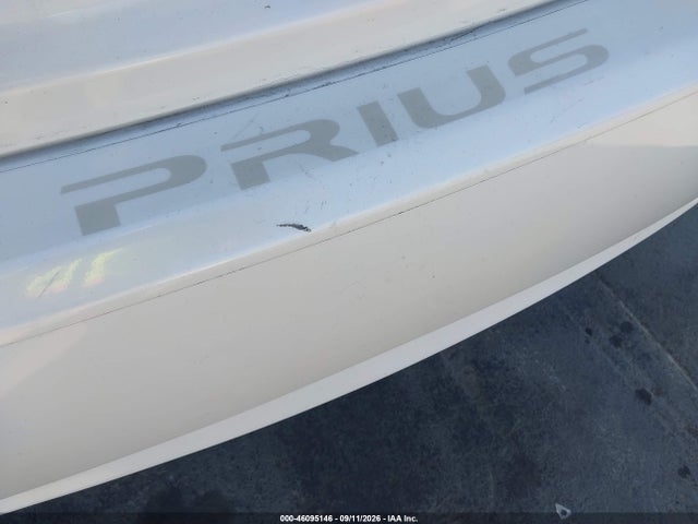 صورة 6 لـ 2011 Toyota PRIUS THREE