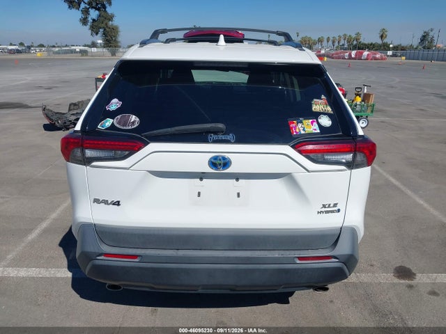 2020 TOYOTA RAV4 HYBRID XLE 16