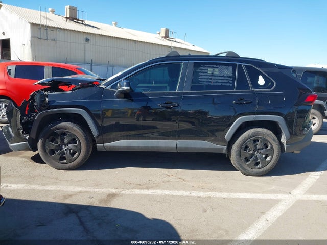 2019 TOYOTA RAV4 LE 15